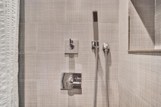 Building Photo - 2901 Dorchester Ln