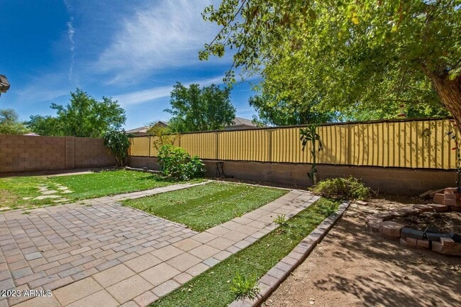 Building Photo - 3221 W Alta Vista Rd