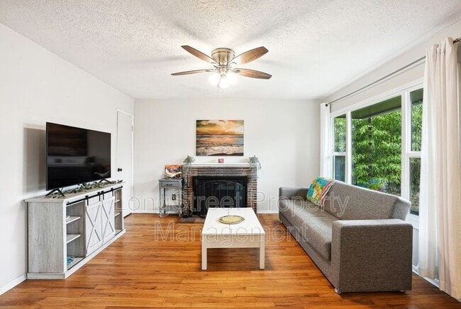 Building Photo - 3517 SE 67th Ave