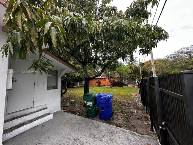 Building Photo - 105 NW 31st St