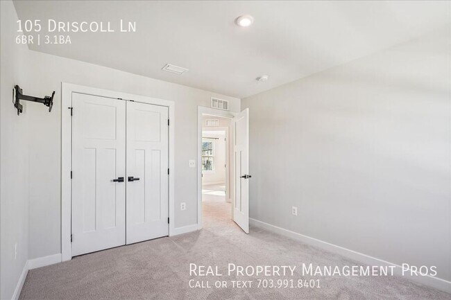 Building Photo - 105 Driscoll Ln