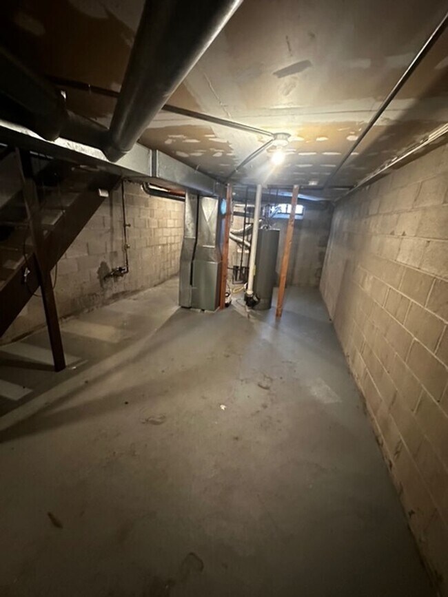 Building Photo - 1694 St Paul St