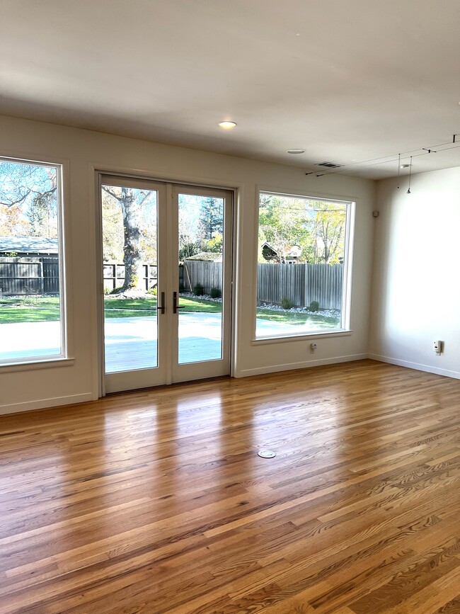 window wall w/french doors to deck/back yard - 3731 San Ysidro Way