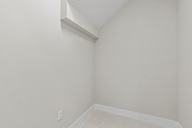 Building Photo - 10033 Stockrun Dr