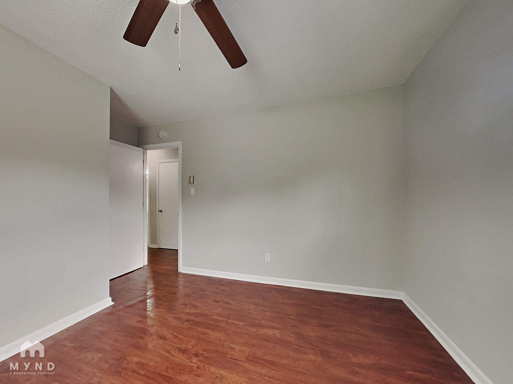 Building Photo - 621 E Centerview St