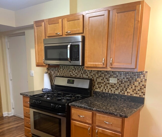 Building Photo - 683 Cleo Ct