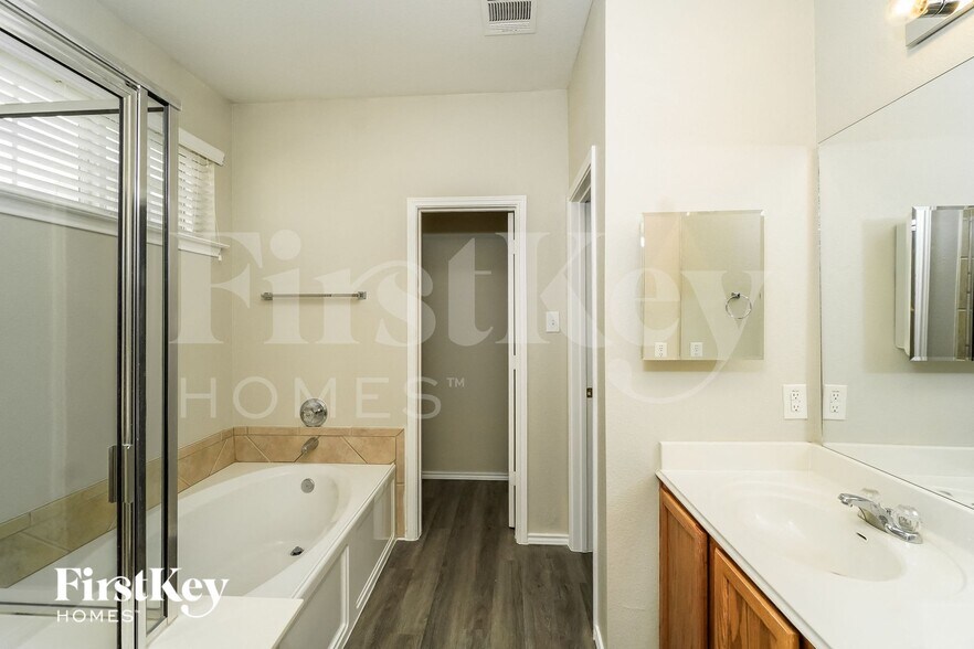 Building Photo - 146 Bentwood Ranch Dr