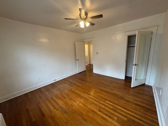 Building Photo - Wonderful Duplex in the Heart of Squirrel Hill!