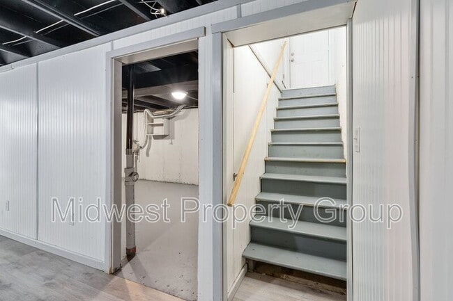 Building Photo - 2495 Lindsay Ln