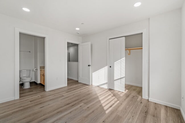 Building Photo - 721-711 11th St