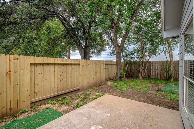 Building Photo - 1710 Blindlake Dr