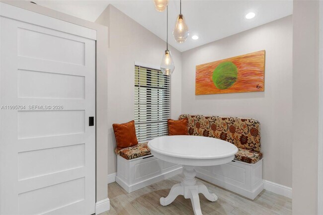 Building Photo - 4220 Grove Park Ln