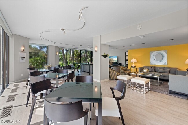 Building Photo - 5555 Heron Point Dr