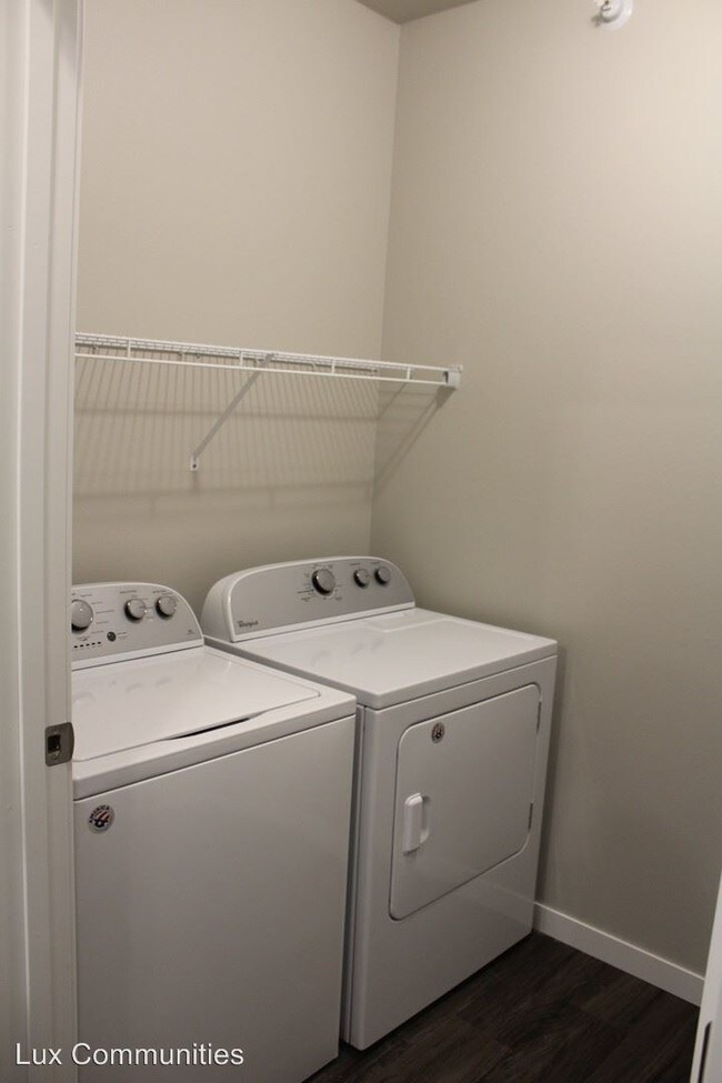 Building Photo - 2 br, 2 bath Apartment - 2899 34th St S
