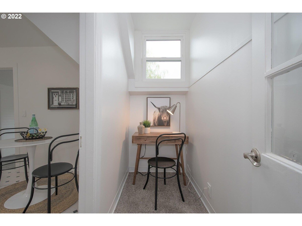 Alcove - 2285 SW Briggs Rd