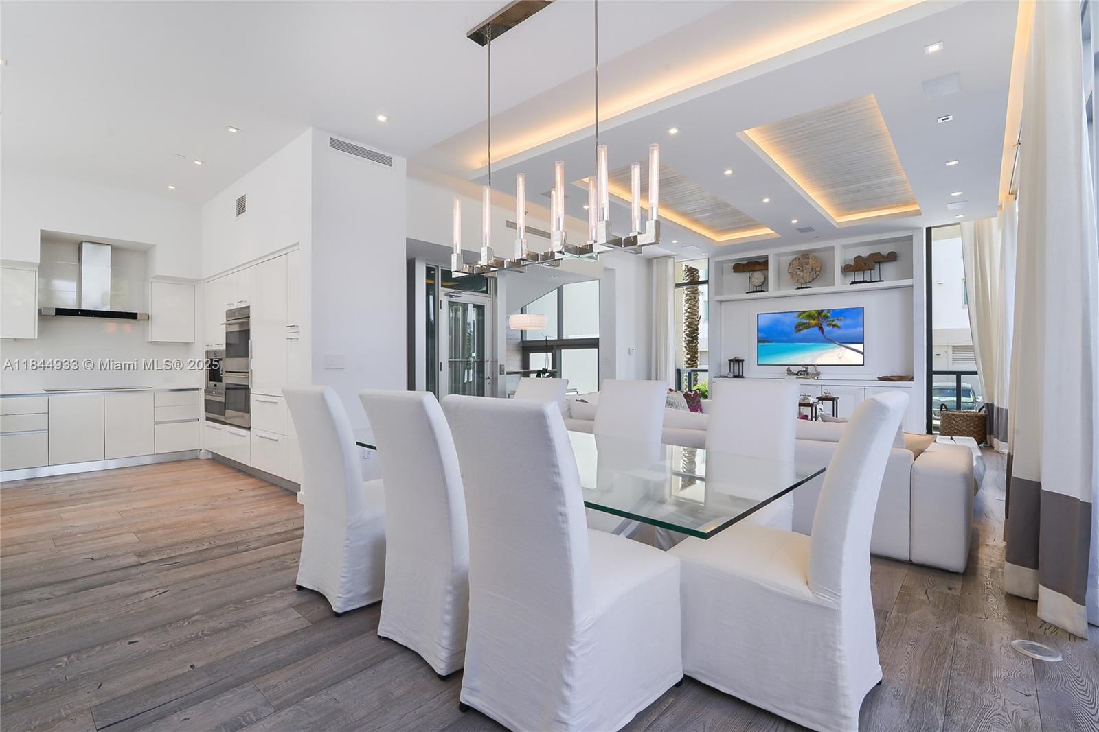 Building Photo - 9501 Collins Ave