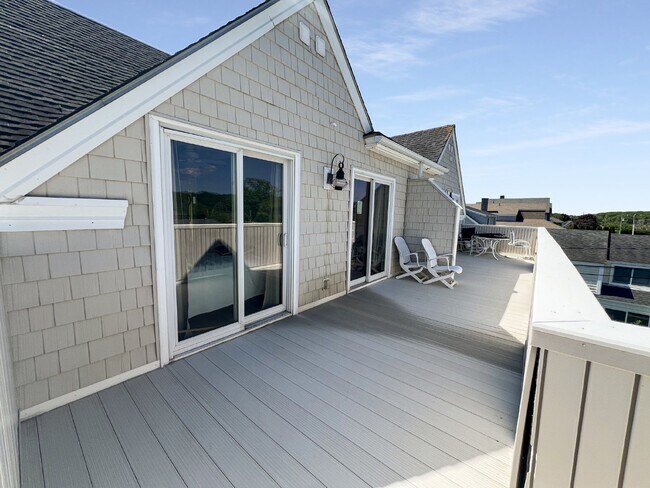 Building Photo - Beach-front condo Fall/Winter rental Septe...