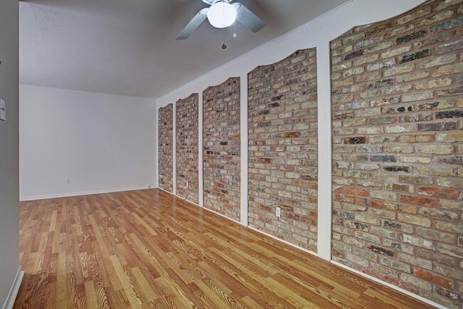 Building Photo - 1624 Marshall St