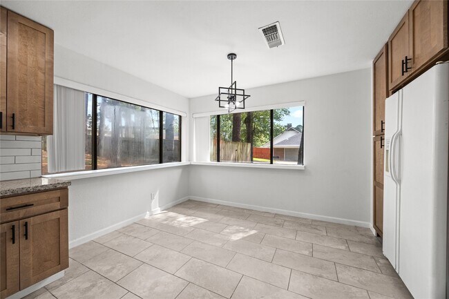 Building Photo - 431 Evergreen Dr