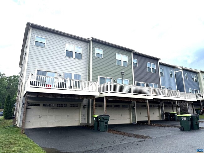 Building Photo - 3520 Steamer Dr