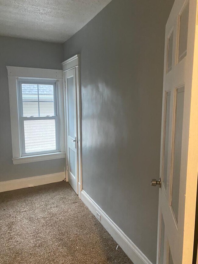 Building Photo - 295 E 238th St