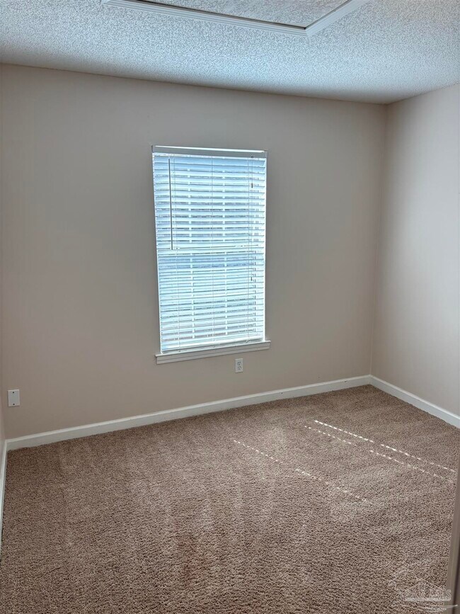 Building Photo - 3111 Leesburg Square
