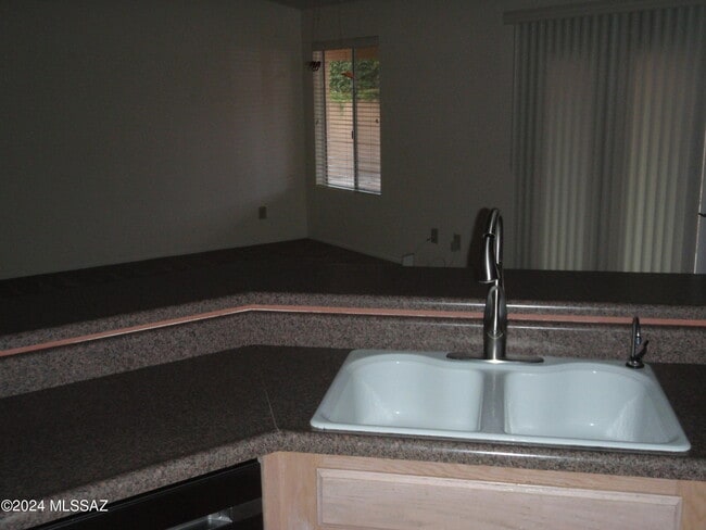 Building Photo - 38040 S Elbow Bend Dr