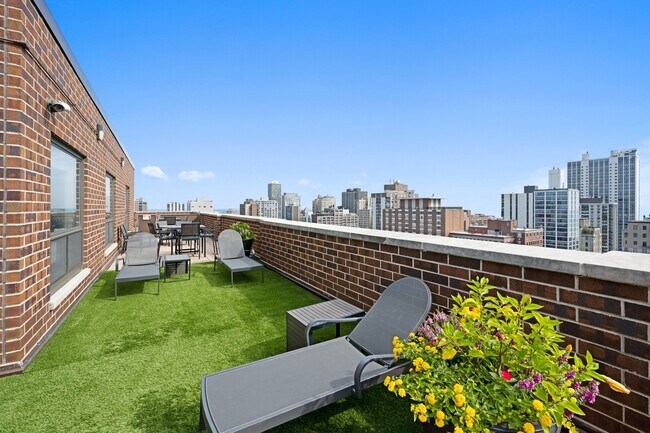 Building Photo - 1250 N Dearborn St