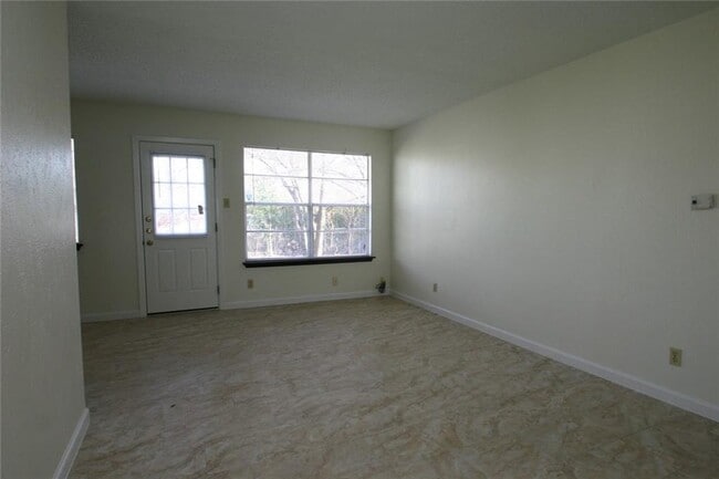 Building Photo - 6605 Bluestone St