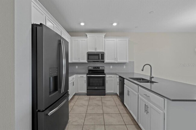 Building Photo - 877 Ocean Course Ave