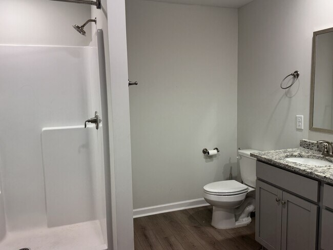 Building Photo - 424 Kohn Dr