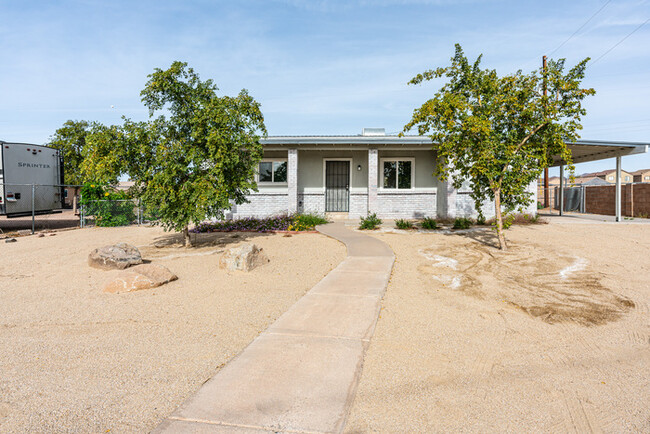 Building Photo - Charming Mesa Home