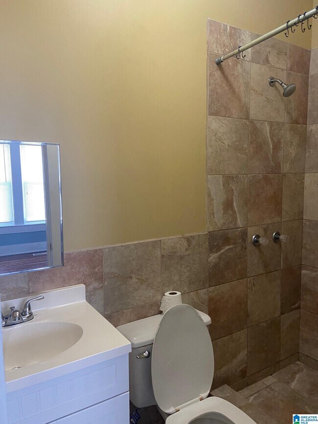 Building Photo - 1146 14th Ave S