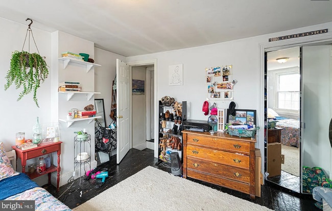 Building Photo - Spacious 4BR Home Steps from Frankford Ave | Private Patio + Tons of Natural Light