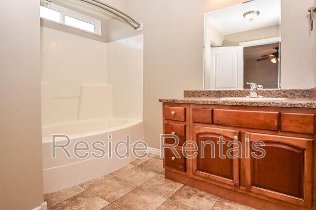 Building Photo - 537 W 1570 N