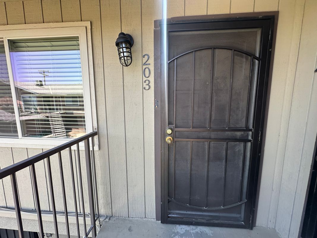 Building Photo - 1160 Tollhouse Rd