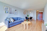 Building Photo - 401 12th St S