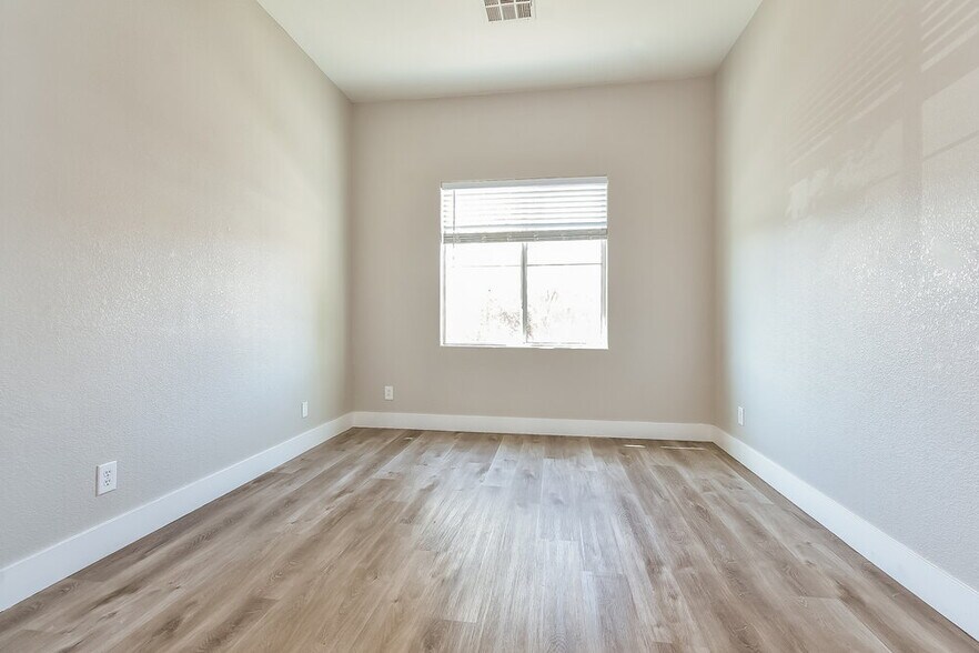 Building Photo - 8320 Jo Marcy Dr