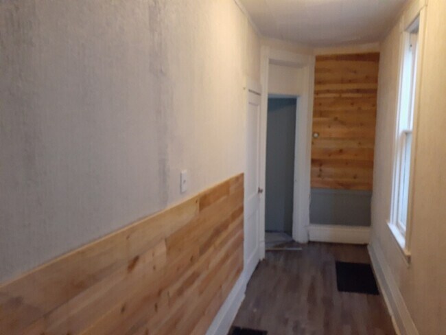 Building Photo - 7121 Harrison Ave