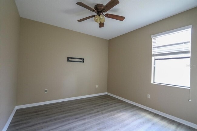 Building Photo - 1208 Oakcrest Dr
