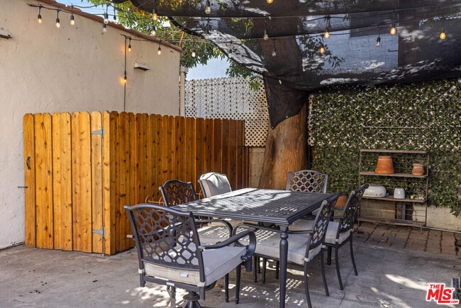 Building Photo - 6620 W 6th St