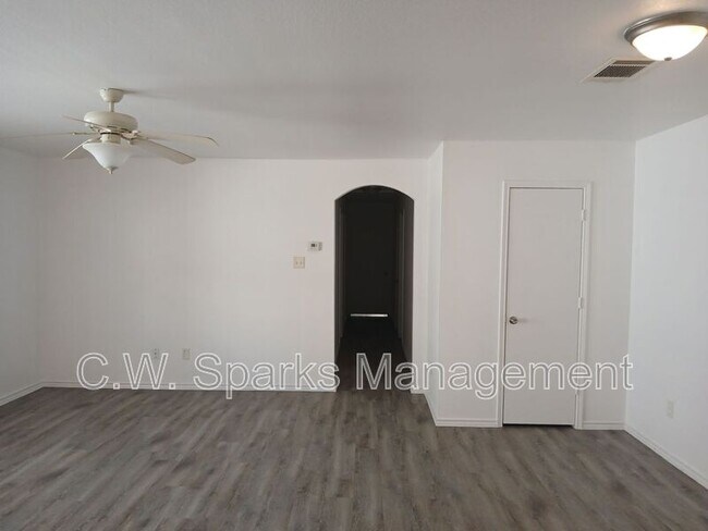 Building Photo - 13655 Biggs St
