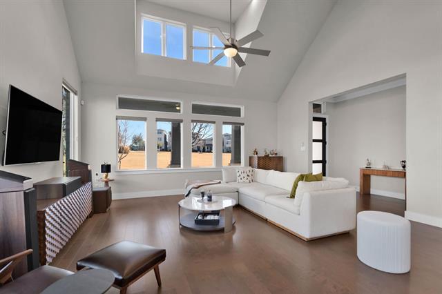 Building Photo - 7201 Avondale Dr