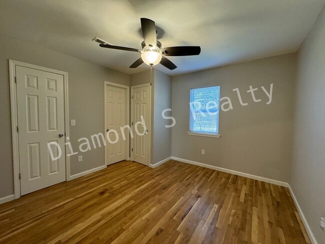 Building Photo - Country Setting!  2 Bed/2 Bath Home