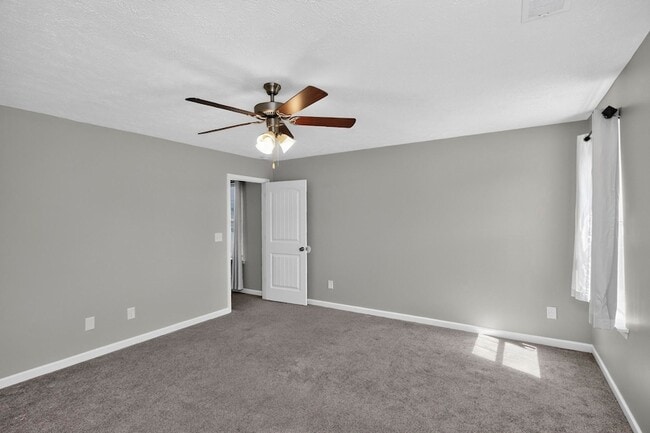 Building Photo - 520 Sunflower Dr