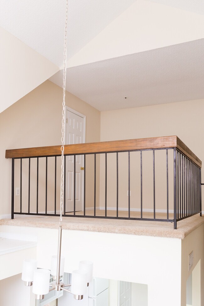 Building Photo - 14049 Vista Drive