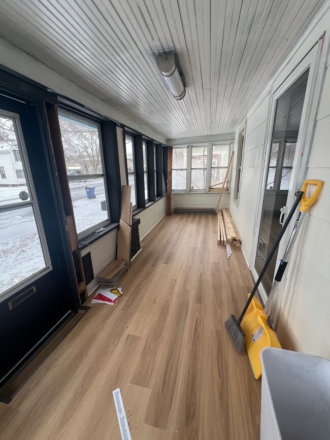 Building Photo - Click the “Apply Now” button or email wapmrentals@gmail.com for a prompt response.