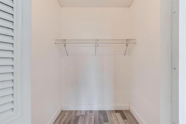 Building Photo - 2200 S Cypress Bend Dr