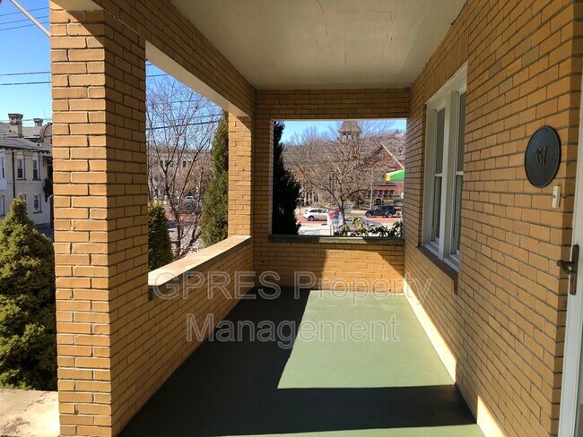 Building Photo - 357 Washington Ave