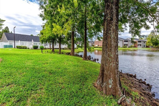 Building Photo - 1400 Gandy Blvd N